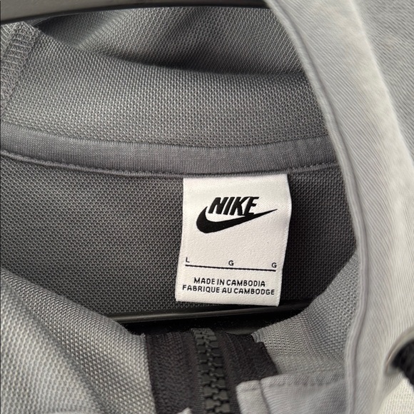 Nike Two-Tone Gray Zip Up Hoodie - Picture 3 of 4